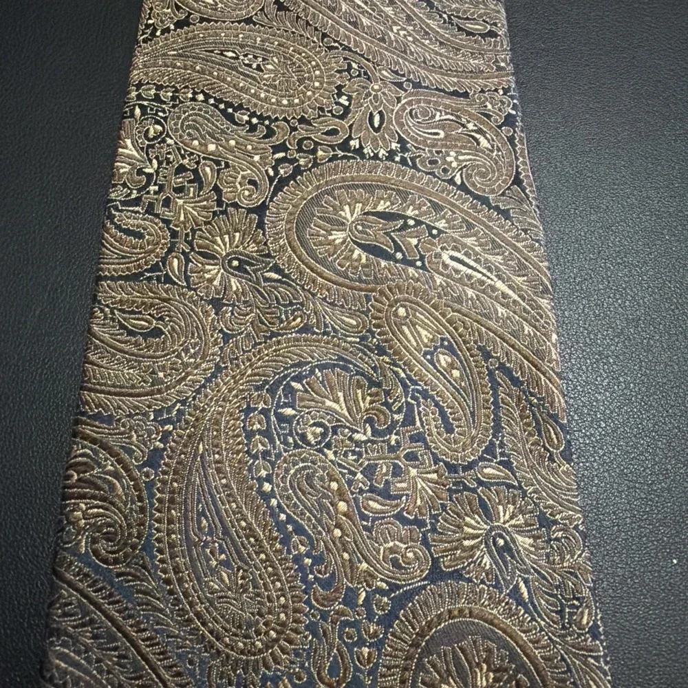 Gucci Vintage Brown And Navy Blue Silk Paisley Tie Made In Italy
